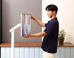 A Samsung combina o Smart Monitor M7 com um suporte versátil. (Fonte da imagem: Samsung)