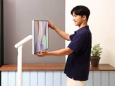 A Samsung combina o Smart Monitor M7 com um suporte versátil. (Fonte da imagem: Samsung)