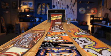 A impressora E1 UV pode imprimir em materiais de até 10 metros de comprimento.