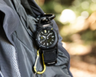 O Casio Pro Trek PRJ-B001B-1 (na foto) usa uma pulseira do tipo paracord (Fonte da imagem: Casio)