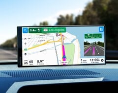 Os mais recentes dispositivos GPS da Garmin apresentam telas grandes e ultra-amplas.