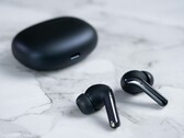 Xiaomi Buds 3T Pro (Fonte da imagem: Amanz - Unsplash)