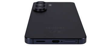 Parte inferior: Alto-falantes, USB, microfone, SIM