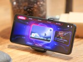 O Asus ROG Phone 5s Pro está equipado com um AMOLED de 144 Hz. (Fonte: Stuff.tv)