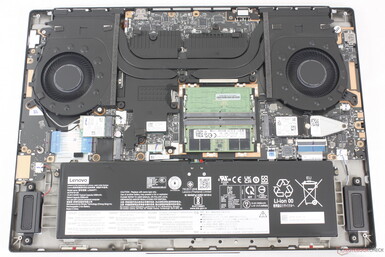 A unidade de resfriamento do Legion 7 16 pode suportar 145 Watts. (fonte da imagem: Notebookcheck)