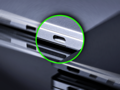 O Surface Laptop Ultra tem uma nova porta USB-C de grandes dimensões.