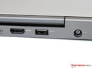 Entre outros, inclui  USB 3.0, mini DisplayPort e HDMI.