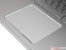 O touchpad funciona com precisão e sem interrupções.