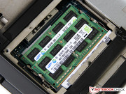 Ambos os compartimentos de memória estão ocupados com módulos de 4 GBytes DDR3-1600.