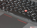 Outra opção é o TrackPoint – mas ele também não tem botões de mouse dedicados.