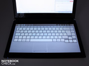 A Acer copia o touchpad e teclas tanto em aparência como em tamanho.