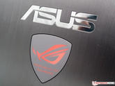 Logotipos da Asus e ROG.