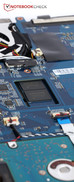 O acesso à memória e ao SSD-RAID requer maior desmontagem do portátil.