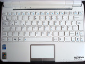 Bom layout do teclado, com muitas funções especiais