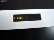 Webcam de 1.3 MP integrada na moldura da tela