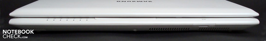 Front: Status LED left, cardreader right