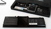 A bateria principal do Dell XT pode ser tanto uma bateria de 4 células ou uma bateria de 6 célula de íons de lítio, apesar de que  bateria de 6 células teve uma duração útil.