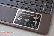 O dock inclui USB 2.0, leitor de cartões SD e uma bateria adicional.