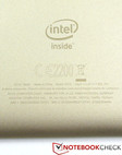 SoC quad-core: O Fonepad 8 usa o Intel Atom Z3560.