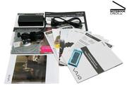 Ulta portátil Sony Vaio VGN-SZ71WN/C: Os acessórios incluem muito papel e poucas coisas úteis.