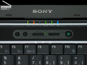O controlo central do VGN-SZ71WN/C com botão para a solução vídeo hibrida.