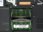 O Vaio VGN-SZ71WN/C suporta até 4 GB RAM. Ambas as slots de memória estão ocupadas com um total de 2 GB RAM.