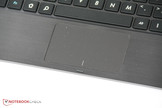 Embora o touchpad seja um ClickPad, seu controle é decente.