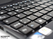 O teclado oferece uma sensação agradável e bom acabamento com um tamanho de 14 milímetros.