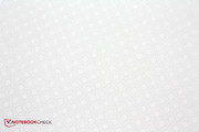 O LV44HC-137GE vem em branco brilhante.