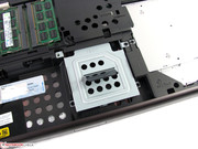 Compartimento adicional de drive para um segundo disco rígido ou SSD