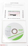 Um DVD de recuperação e uma licença MS Office 2013 (Home e Student) estão na caixa.