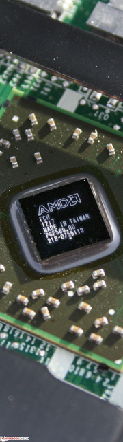 O Lenovo ThinkPad Edge E135: A duração de bateria do modelo com AMD é similar ao do Edge E130 baseado em Intel.