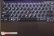 O teclado oferece retro-iluminação de 2 níveis