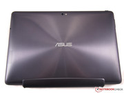 O design de alumínio está disponível em cores diferentes.