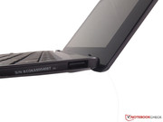 A única porta USB está localizada à direita do dock.
