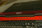 O Qosmio X300 é perfeito para pessoas que procuram um portátil de alto desempenho com ótimo som. Porém, com um preço de 3130 Euros pela versão avançada do Qosmio X300-13E, é uma barra pesada com respeito ao preço.
