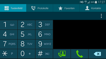 O aplicativo do telefone se parece um pouco ao do Windows Phone e também funciona no modo horizontal.