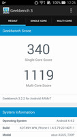 O SoC quad-core é muito veloz (Geekbench 3 aqui).