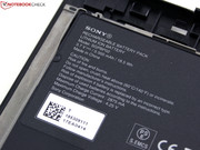A Sony usa uma bateria padrão de 18,5 watt hora, lítio íon.