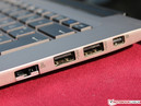 O dock de teclado vem com uma DisplayPort e 2x USB 3.0.