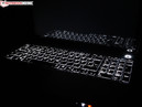 O centro do teclado é um pouco esponjoso, o amplo layout e superfície suave fornece, uma resposta útil.