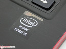 Testamos a configuração premium com um Core i5, SSD, TPM, e tela táctil mate.