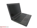 O chassi do ThinkPad W550s ainda é notavelmente mais rígido que o ThinkPad W541 em algumas áreas, ...