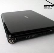 O design do Aspire 8920G cria um reconhecimento da marca, mas a caixa não se limita a apenas parecer boa.