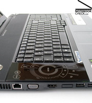 O teclado do Aspire 8920G usa o comprimento total do portátil e está equipado com um teclado numérico.