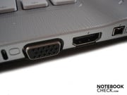 VGA, HDMI e Firewire no lado esquerdo