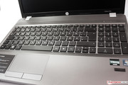 A rápida digitação no teclado chiclet é facilmente possível.