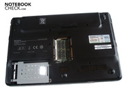 A RAM e o disco rígido são acessíveis a través de duas cobertas na parte inferior do case