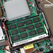 Na área da memoria, um total de 4096MB da rápida RAM DDR3 estão já sendo utilizadas como nova característica da plataforma Montevina.