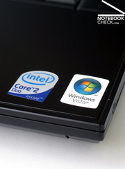 O portátil se baseia na plataforma Intel Centrino 2 mais recente e pode ser equipado com os componentes de hardware mais novos e eficientes.